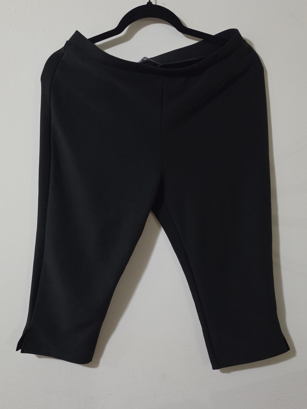 Everyday Black Capri Pants — Sleek Stretch Capri